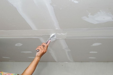 Les méthodes professionnelles pour localiser l'humidité dans votre habitation